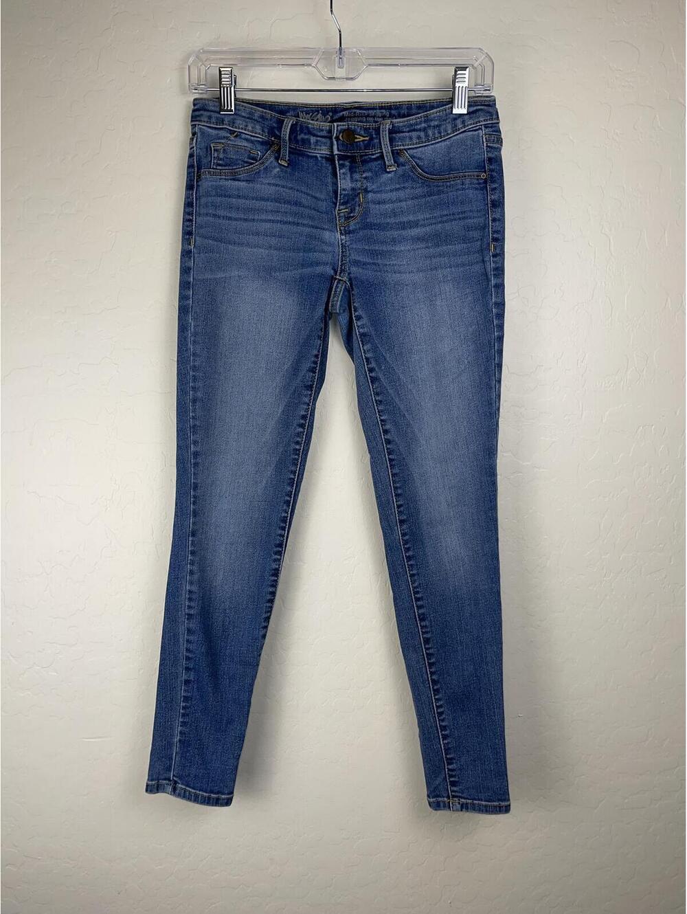 Mossimo Blue Skinny Jeans with Classic Five-Pocket Design